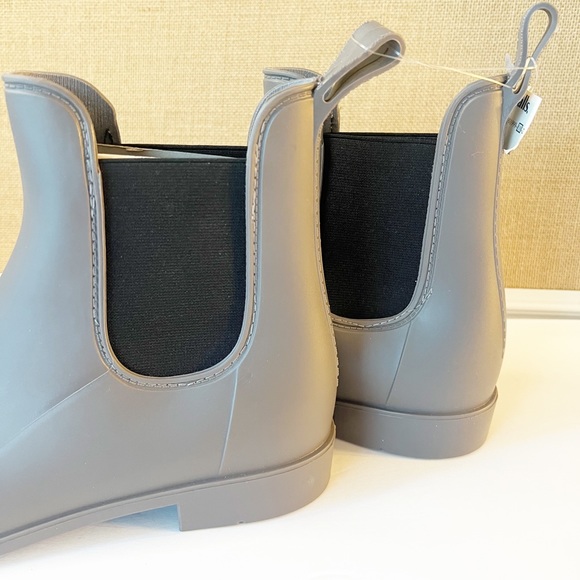 Capelli Chelsea Flat Rain Boots Slip-on Ankle Booties Taupe Gray Size 10 - Picture 5 of 10